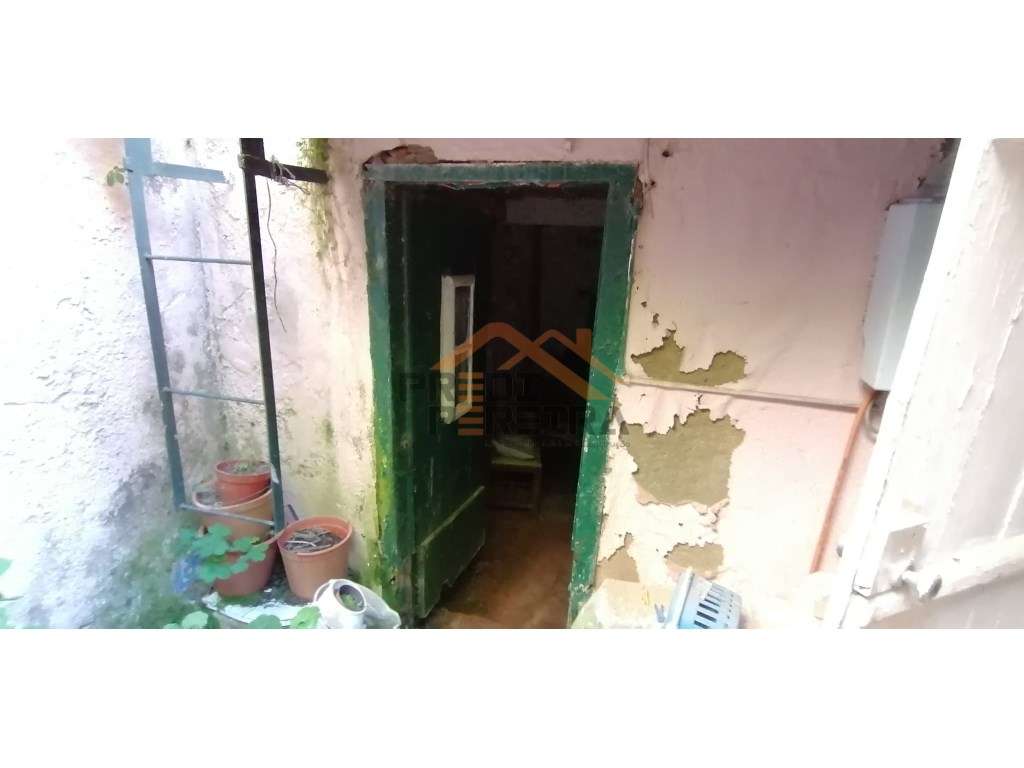 Prédio para reabilitação no Paço do Lumiar, com elevado potencial d...-26