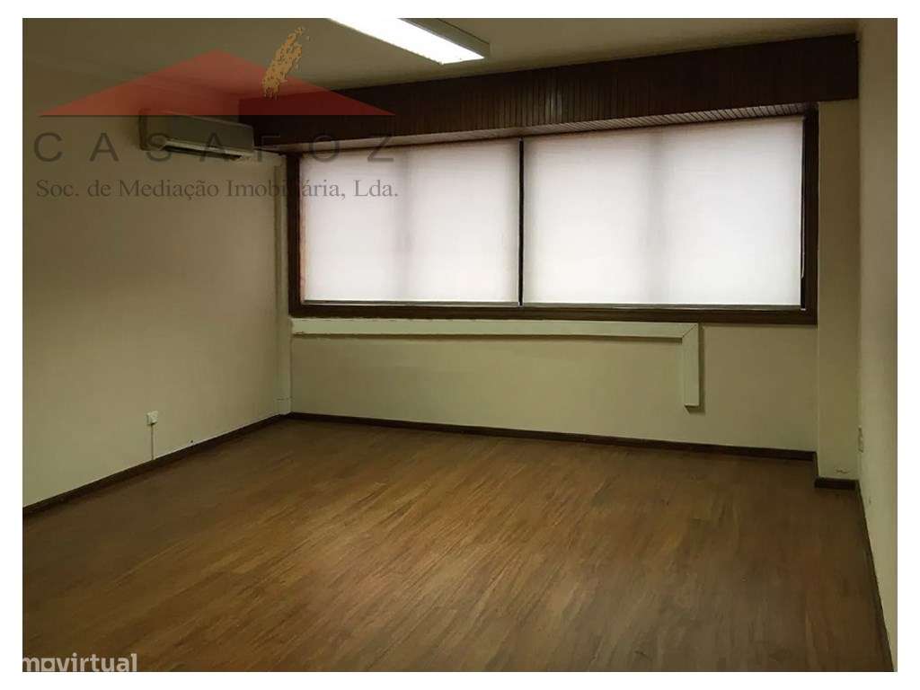 Baixa - Arrendamento Escritório - Grande imagem: 2/4