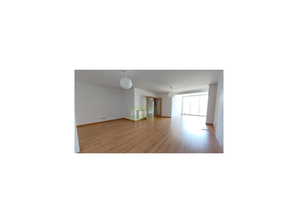 Apartamento T2 Rio Mouro