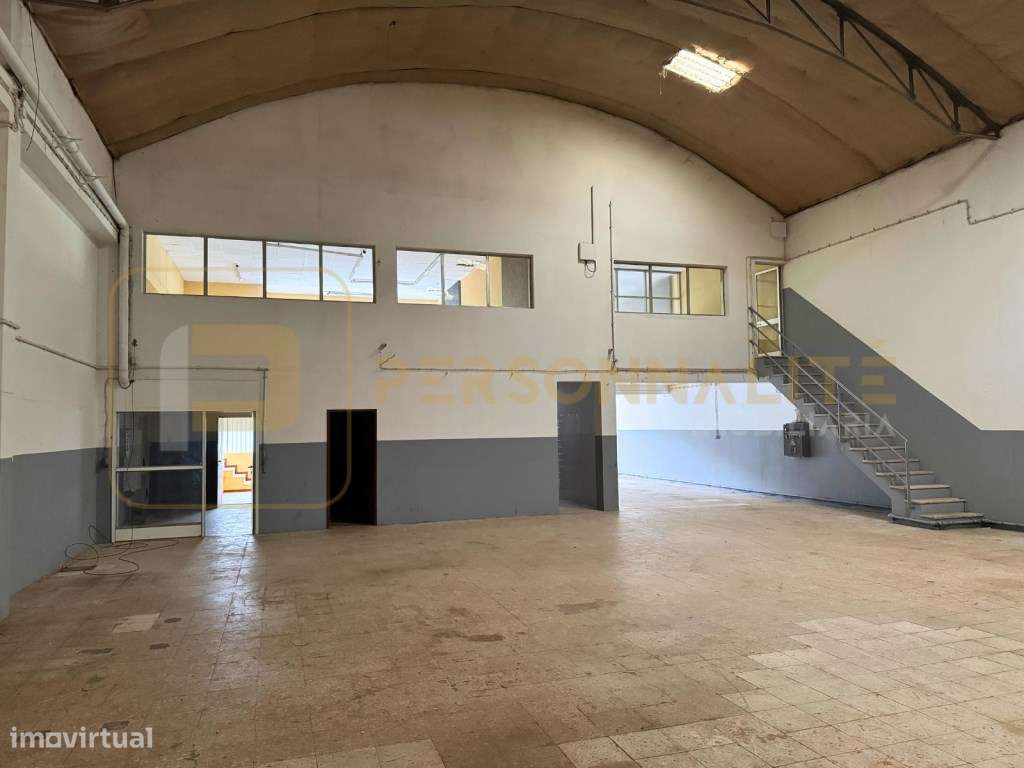 Armazém Industrial em Guimarães - Grande imagem: 3/16