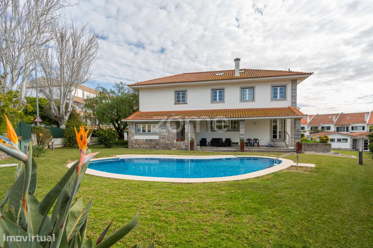 Moradia sem mobília com 5 suítes, jardim, piscina e anexo com ginás... - Grande imagem: 2/60