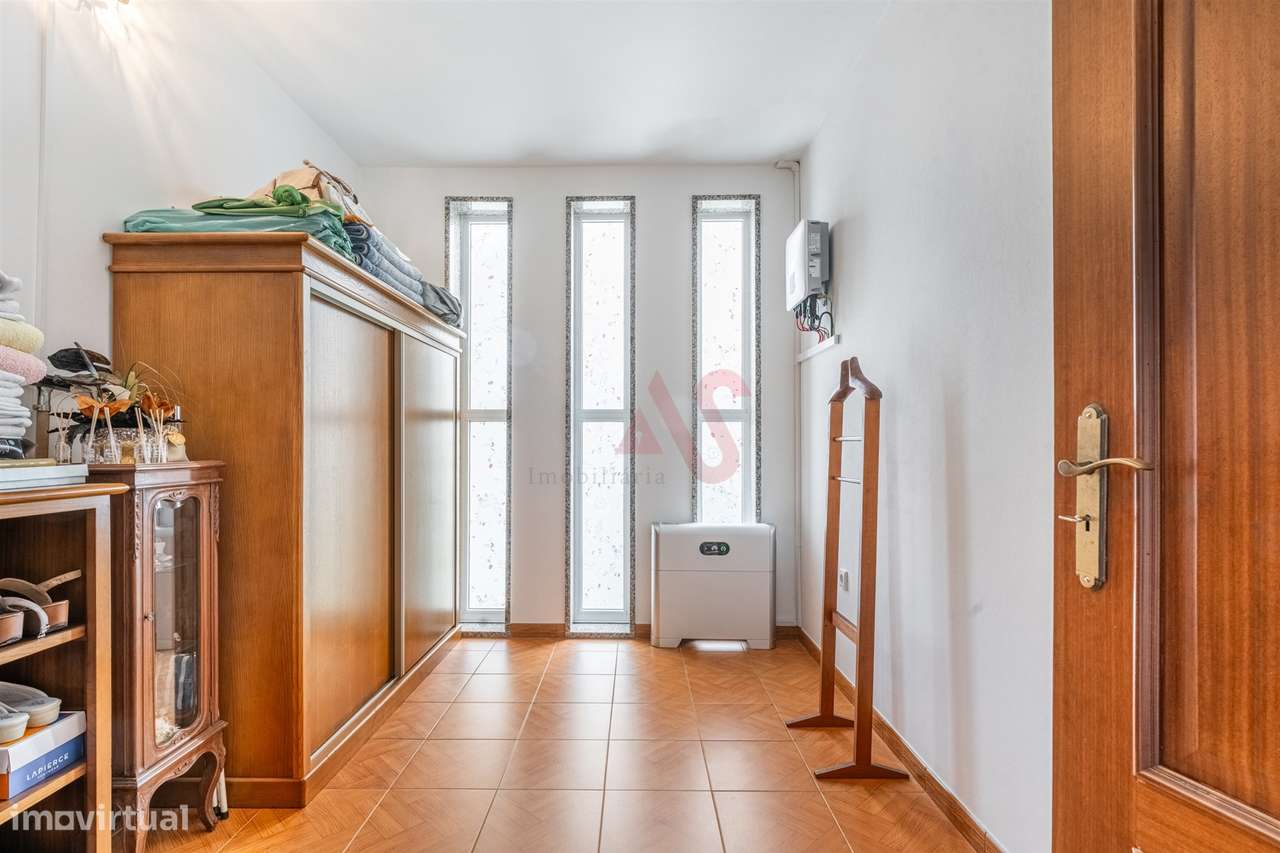Moradia T3+3 com Duas Habitações Independentes – Excelente Oportunidad-7