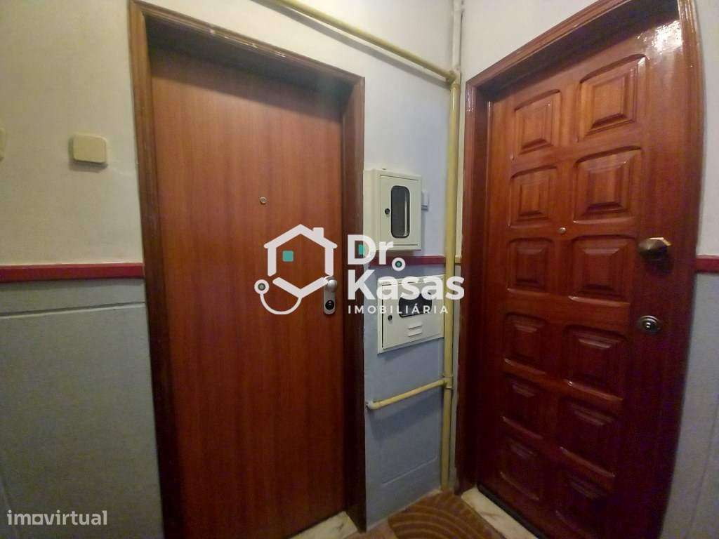Apartamento T1 renovado na Baixa da Banheira-13