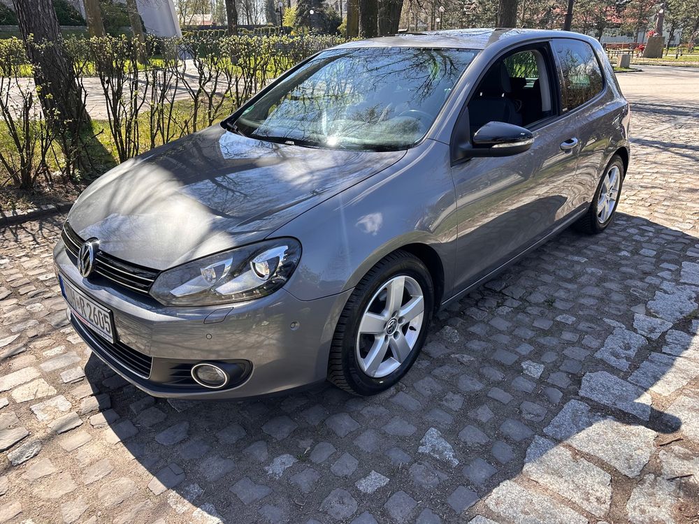 Volkswagen Golf VI 1.6 TDI DPF BlueMotion 2011
