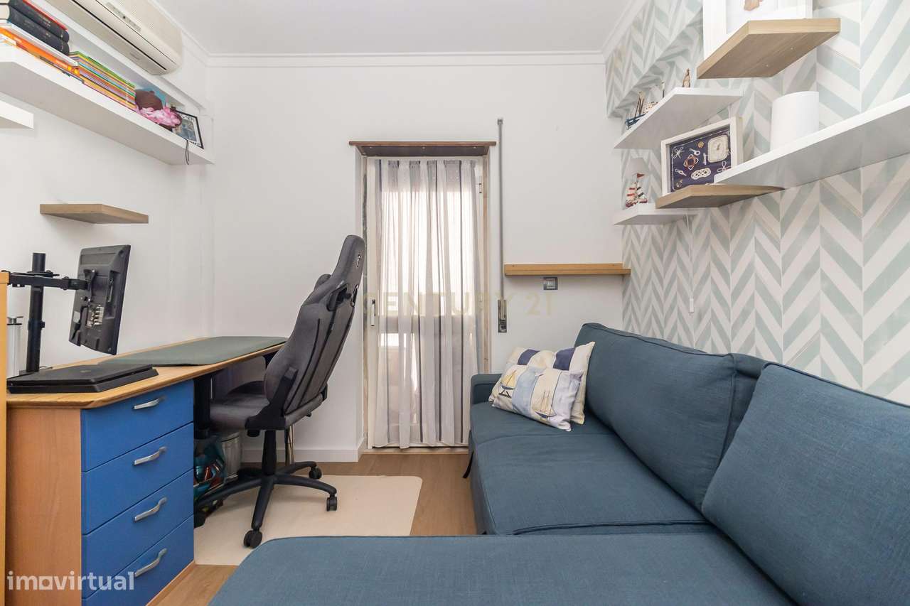 Excelente T3 Remodelado – 3º Andar (sem elevador) | 98 m² de área útil-21