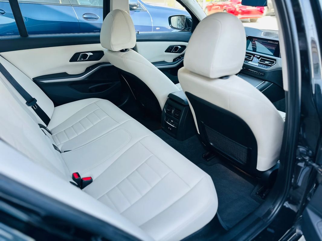 BMW Seria 3 320d xDrive AT MHEV - 32
