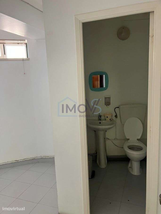 Espaço versátil com 295 m² no centro de Ferreira do Zêzere – Clínica,-12