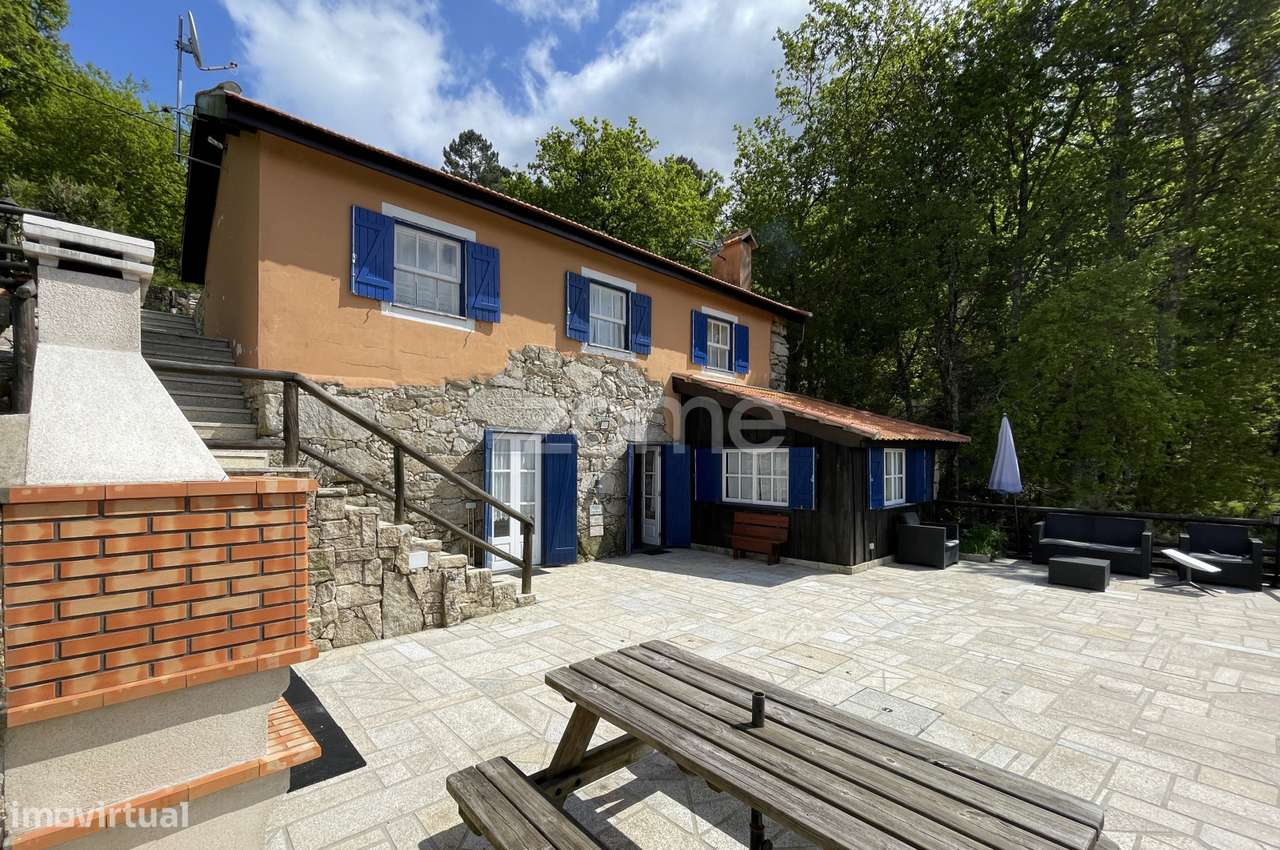 Moradia T3 com 505 m2 de terreno, em Cinfães do Douro, Cádiz. - Grande imagem: 4/38