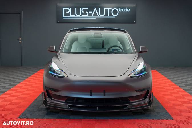 Tesla Model 3 - 3