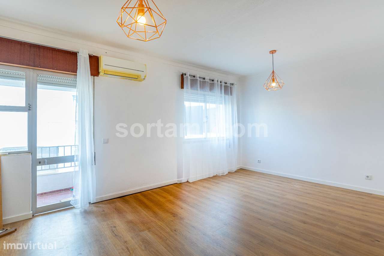 Apartamento T0 Venda em Quarteira,Loulé - Grande imagem: 2/9