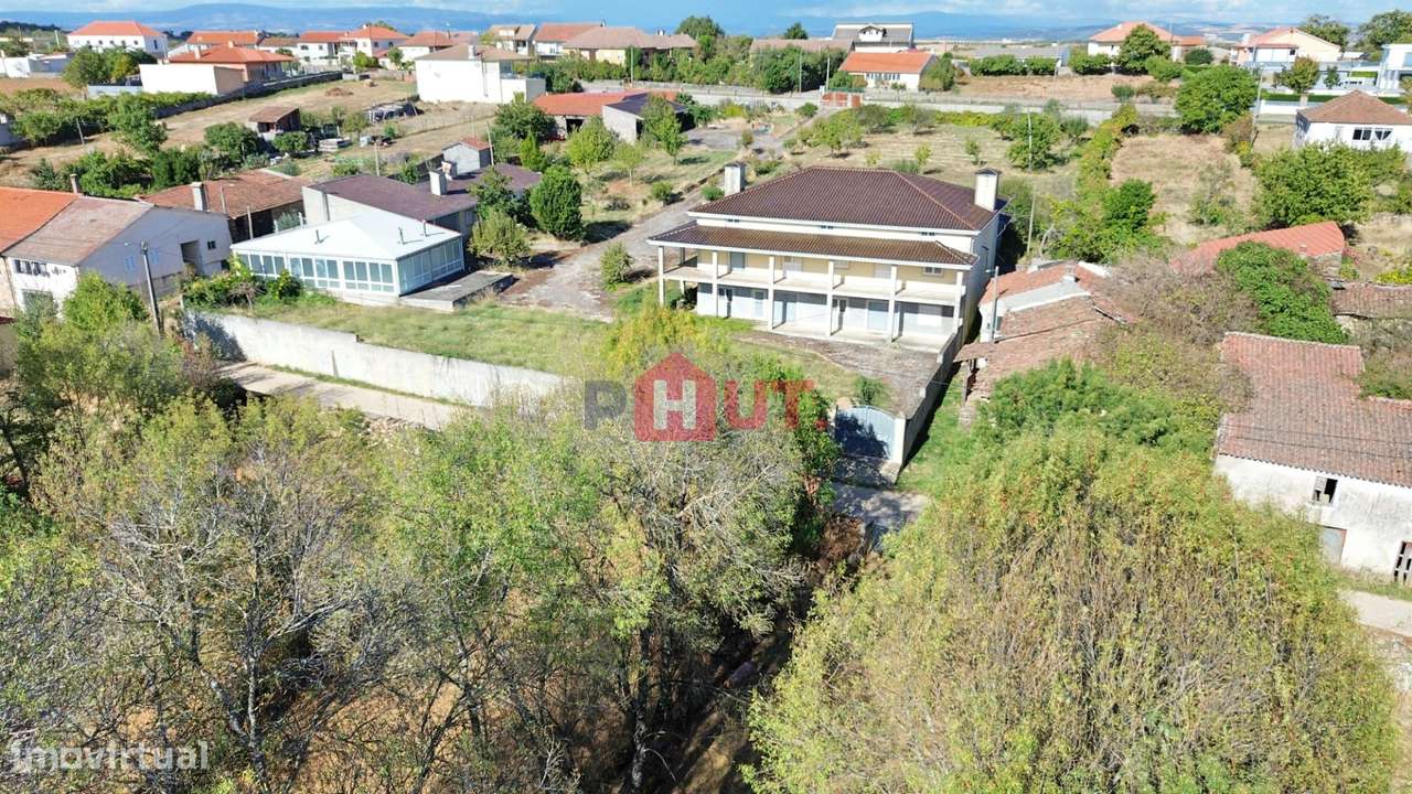 Moradia V4 c/ Piscina Bragança Oportunidade!!!-6