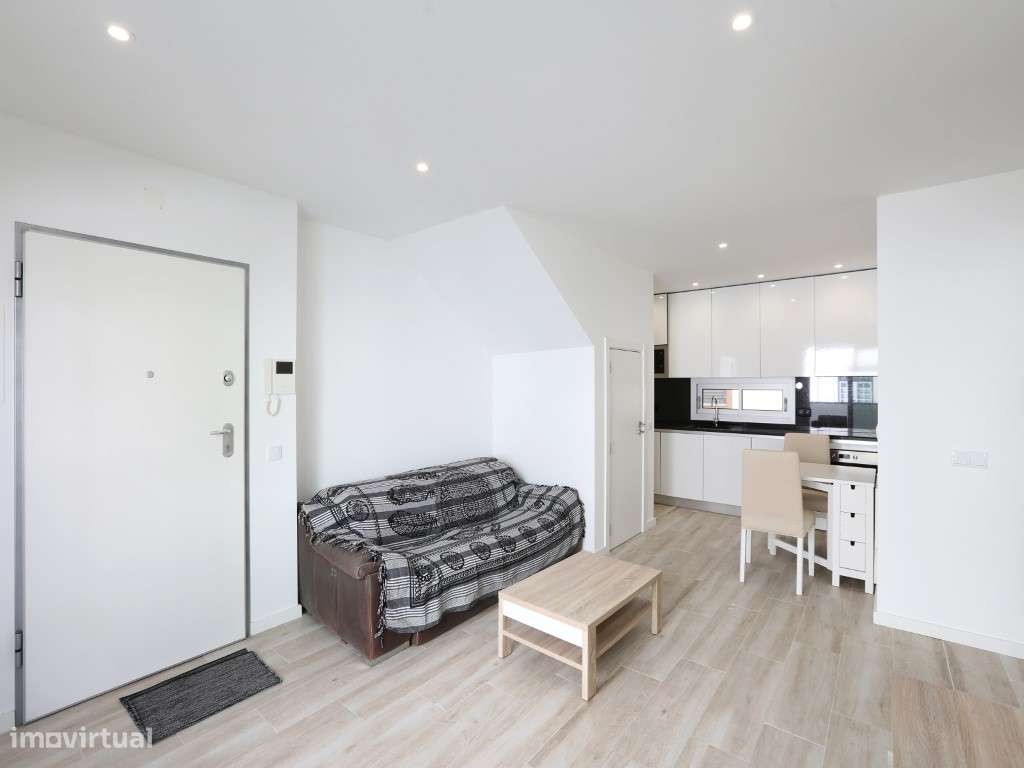 Apartamento T2 situado na zona histórica da Nazaré a 2 passos da praia - Grande imagem: 2/14