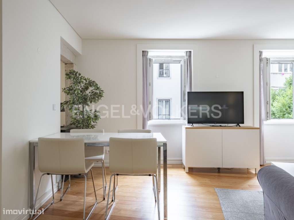 Elegante e luminoso T1 com Estacionamento junto ao Campo Mártires d... - Grande imagem: 2/28