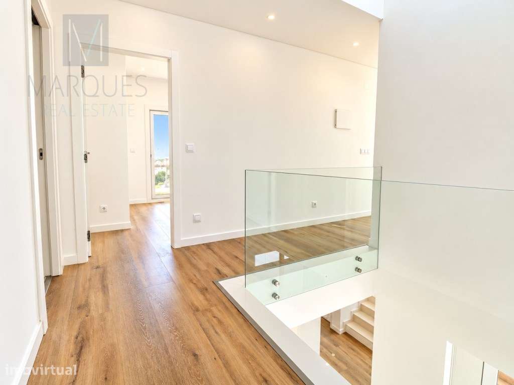 Moradia V4 com Garagem, Piscina e Jardim em Vale de Milhaços - Corr...-32