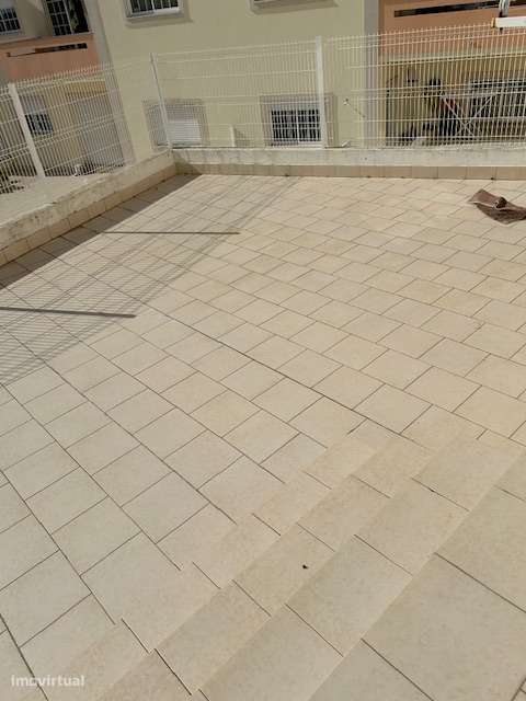 Apartamento T3 c/ terraço e garagem em Leiria-13