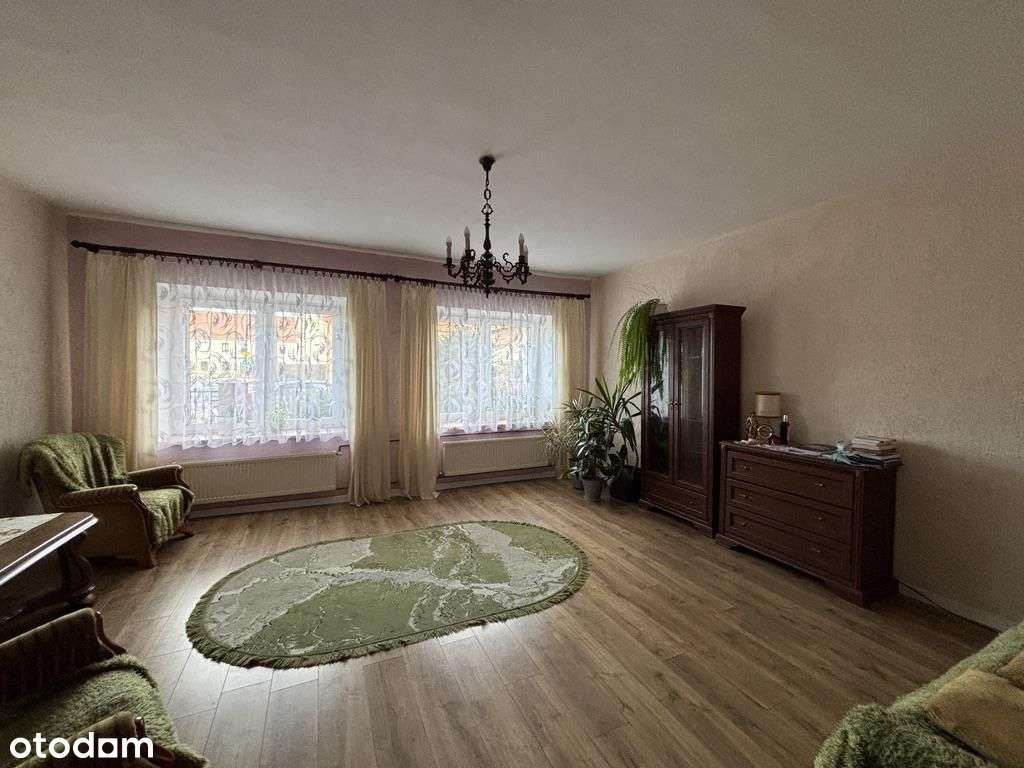 Budynek wolnostojący wraz zabudowaniami-6