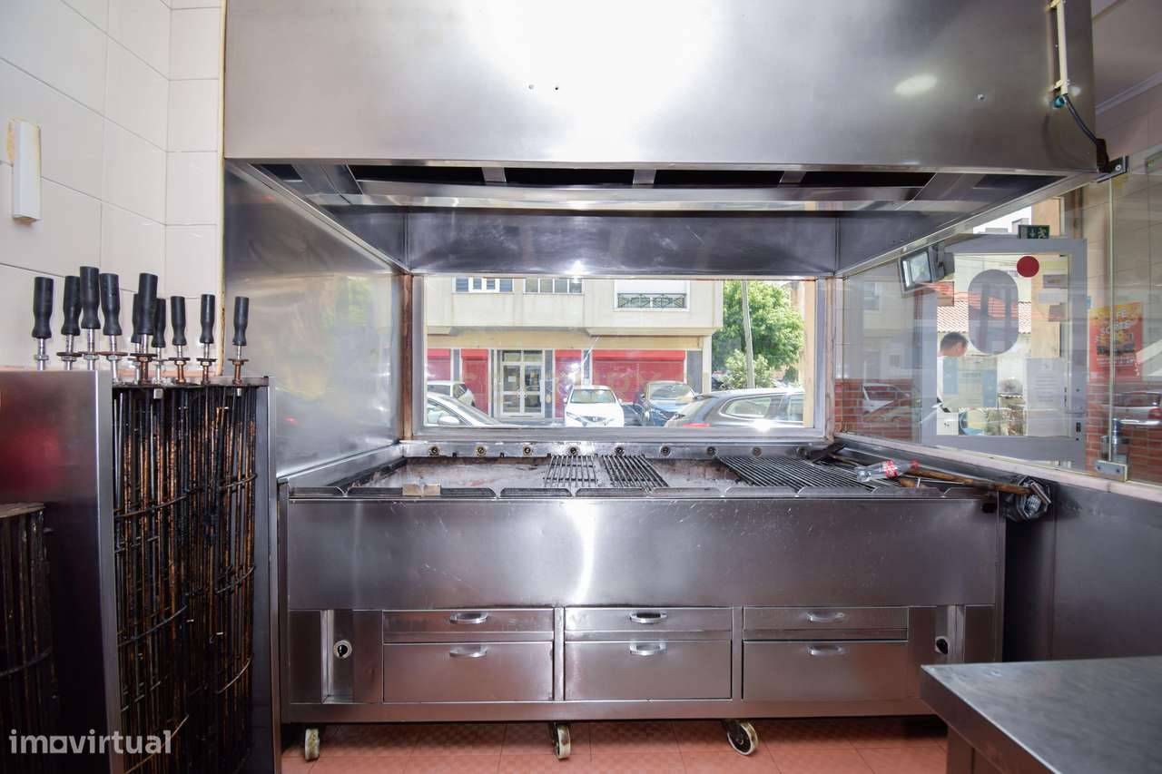 Loja Churrasqueira - Fonte Eiras (Agualva-Cacém) - Grande imagem: 4/13