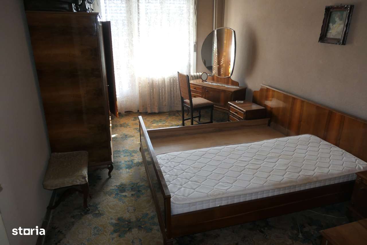 Apartament 4 camere foarte spatios - tot etajul, locatie exceptională-3