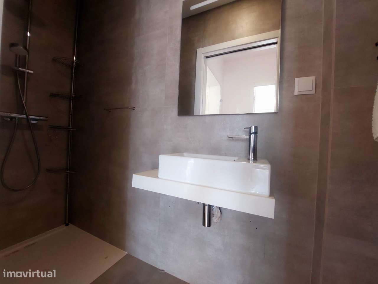 Apartamento Semi-Novo - Ferreiras-3