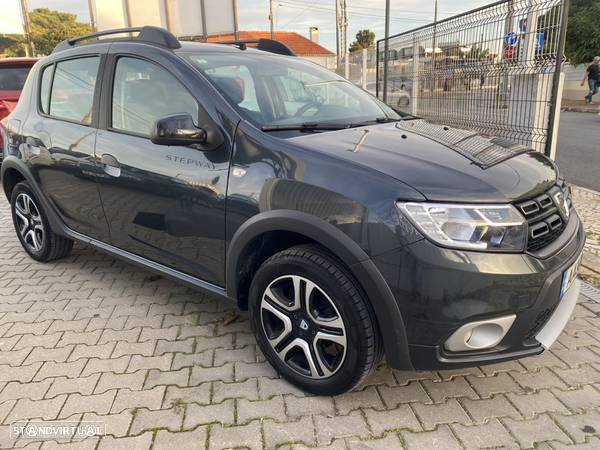 Dacia Sandero 1.0 ECO-G Stepway Essential Bi-Fuel - 1