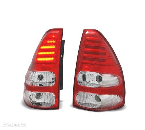 FAROLINS TRASEIROS PARA TOYOTA LAND CRUISER FJ120 03-08 LED FUNDO VERMELHO CROMADO - 1