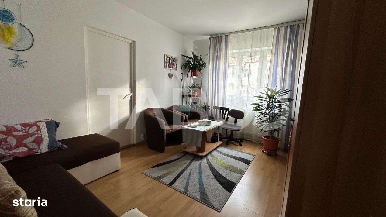 Apartament etaj intermediar 2 camere zona Mihai Viteazul Sibiu - Imagine principală: 2/8