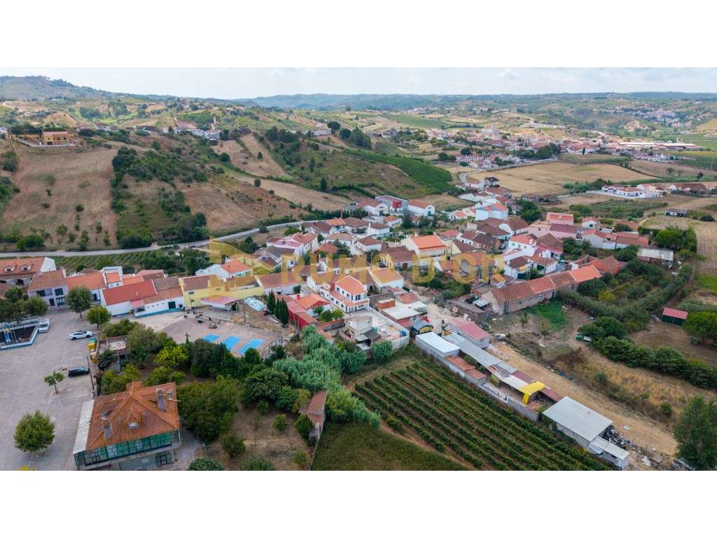 Moradia T3 Nova na Pocariça, Em Fase Final de Construção-25