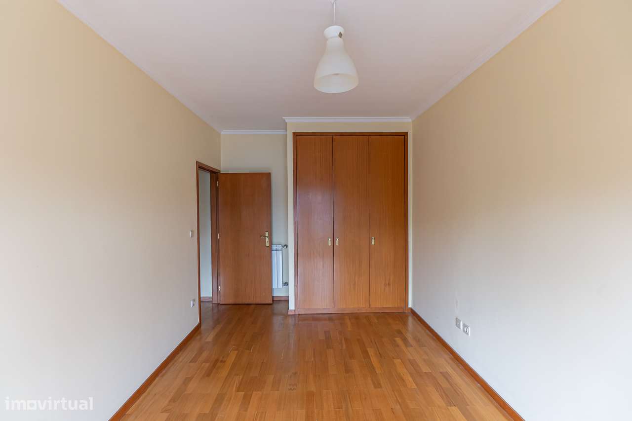 Apartamento T2 com box em Canidelo-11