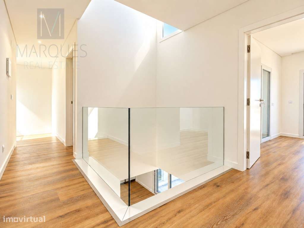 Moradia V4 com Garagem, Piscina e Jardim em Vale de Milhaços - Corr...-21
