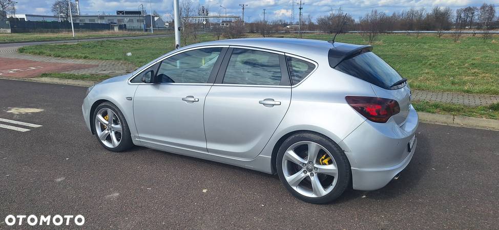 Opel Astra 2.0 CDTI DPF BiTurbo ecoFLEX Start/Stop - 12