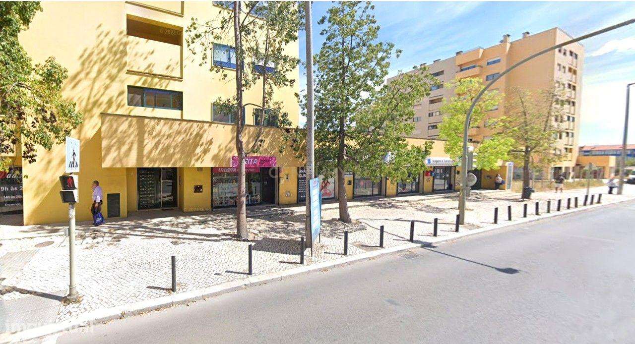 Loja no Barreiro - Localização Privilegiada e Grande Visibilidade - Grande imagem: 5/13