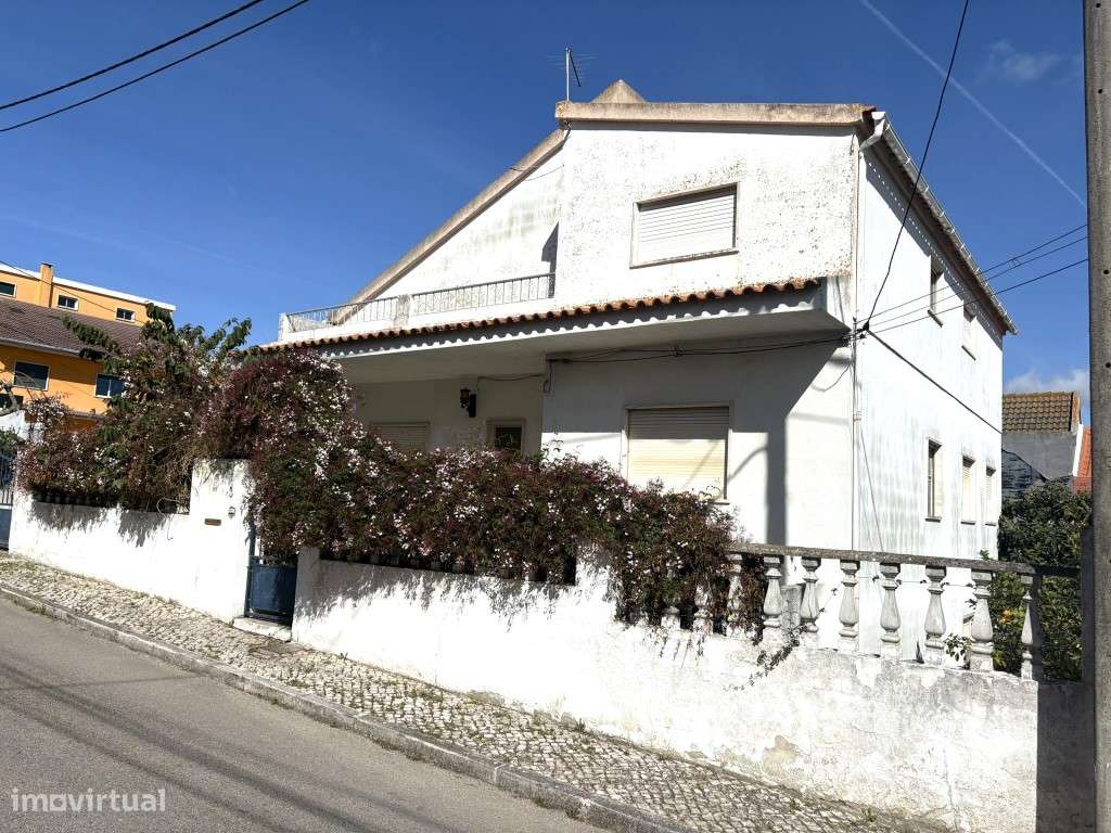 MORADIA PARA RECONSTRUÇÃO - GRANDE POTENCIAL DE VALORIZAÇÃO

Rua ...-4