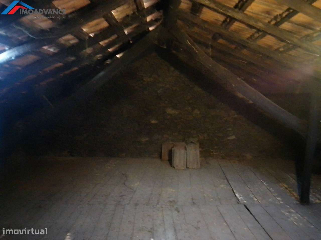 Casa para Recuperar com Terreno e Lagar em Lorvão, Penacova, Coimbra-10