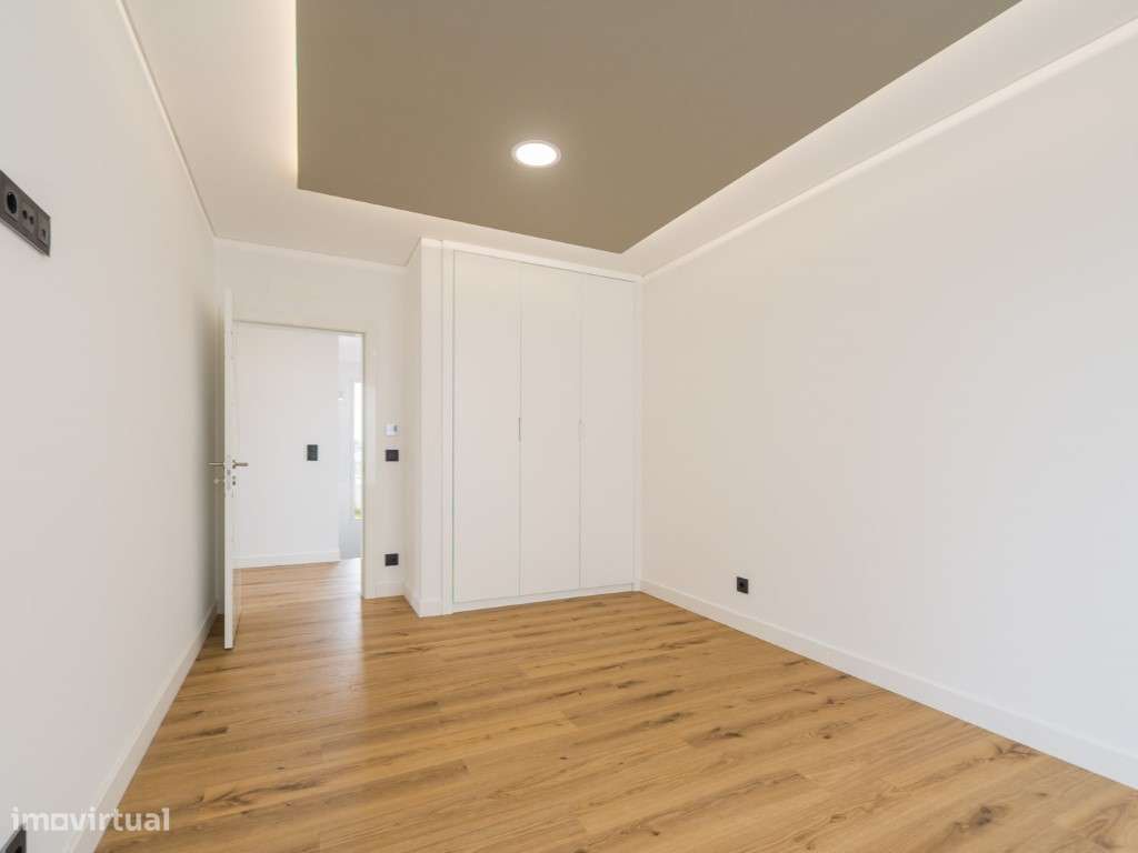 MORADIA NOVA T4 COM PISCINA - SERRA DE CASAL DE CAMBRA-24