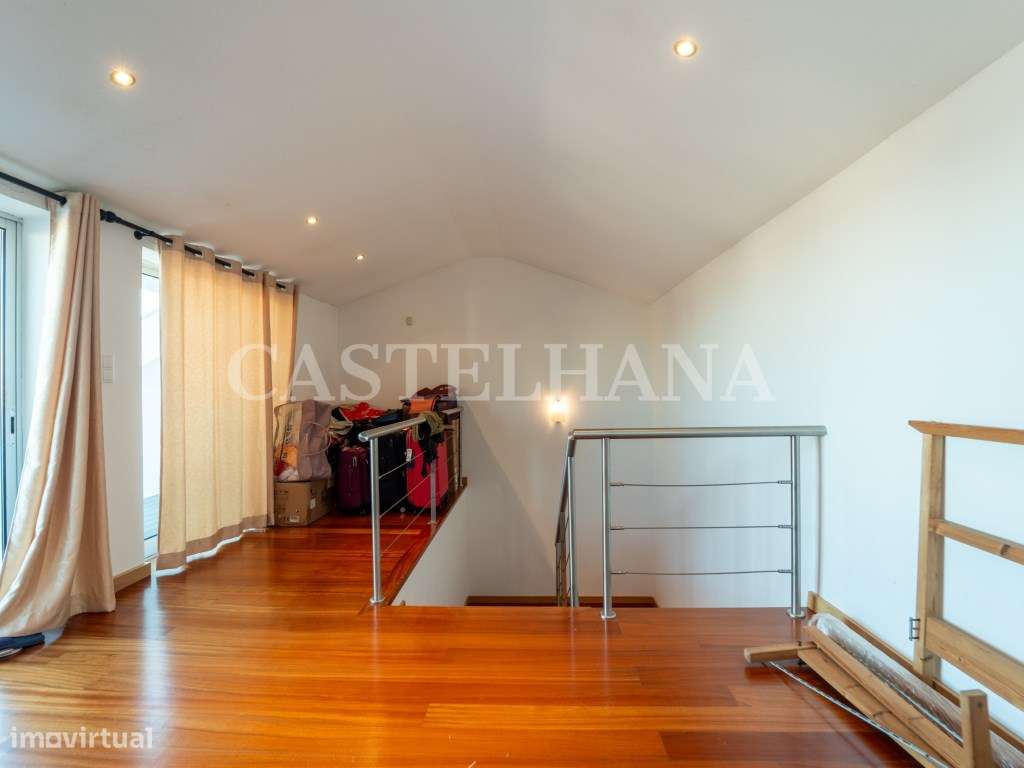 Moradia T4+1 com jardim, terraços e garagem privada, próxima a Mari...-34