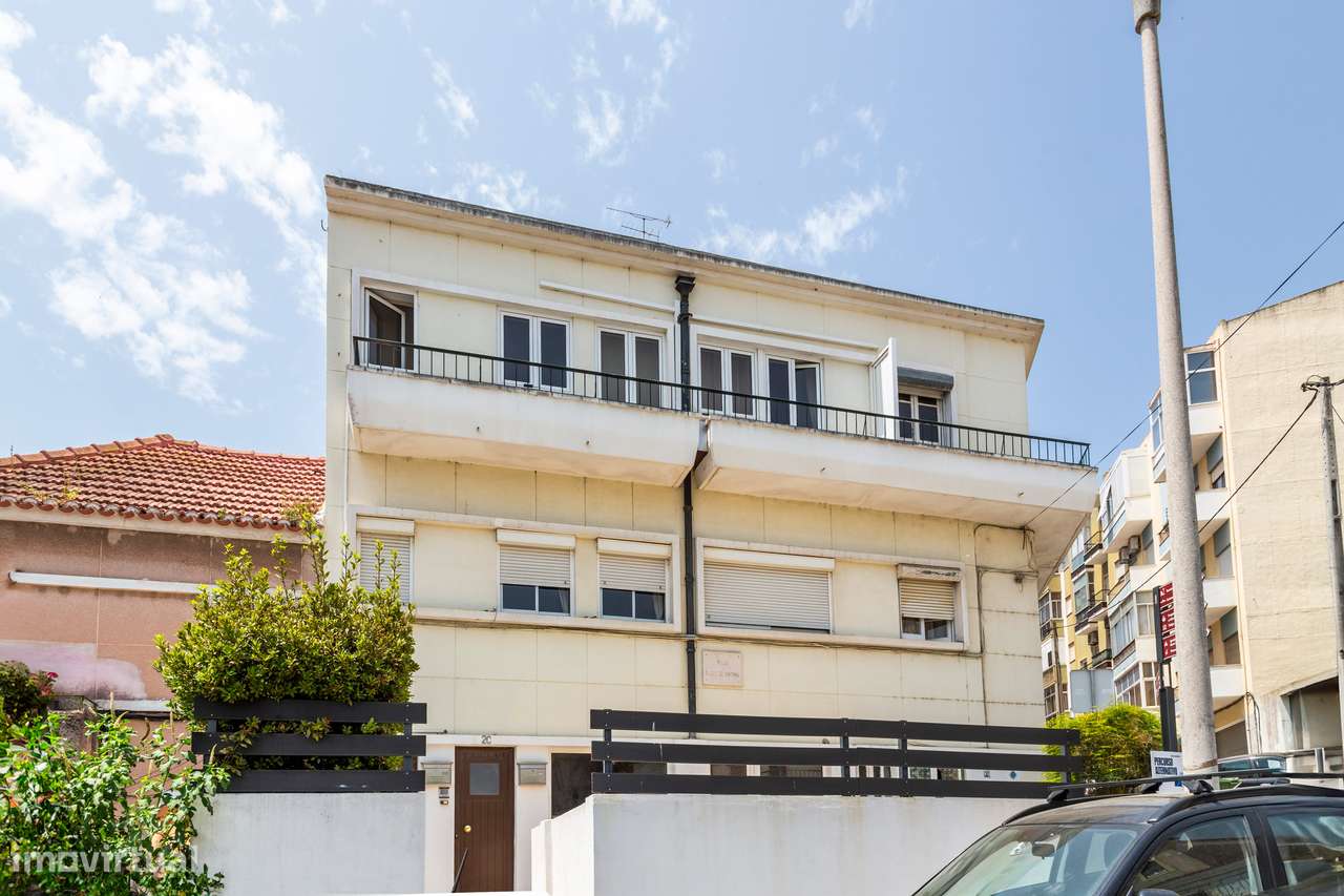 Prédio para Investimento em Cacilhas-3
