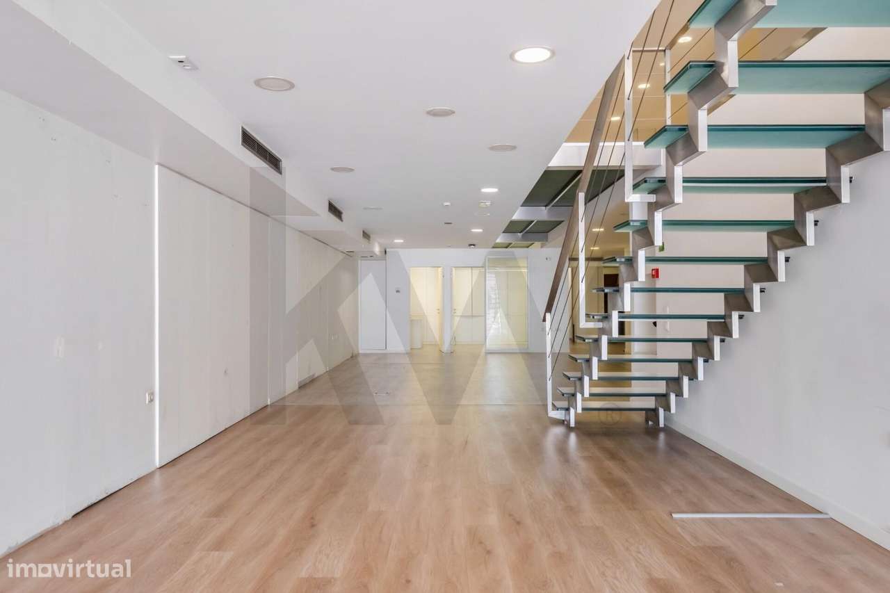 Loja Comercial na Estrada Monumental, Funchal - Grande imagem: 5/35