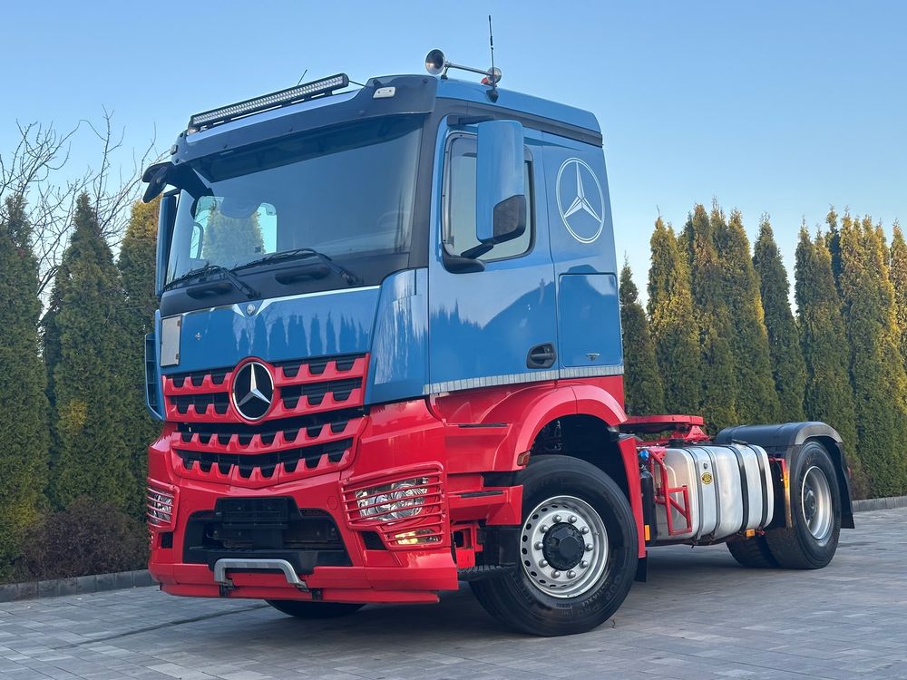 Mercedes-Benz Arocs 2015