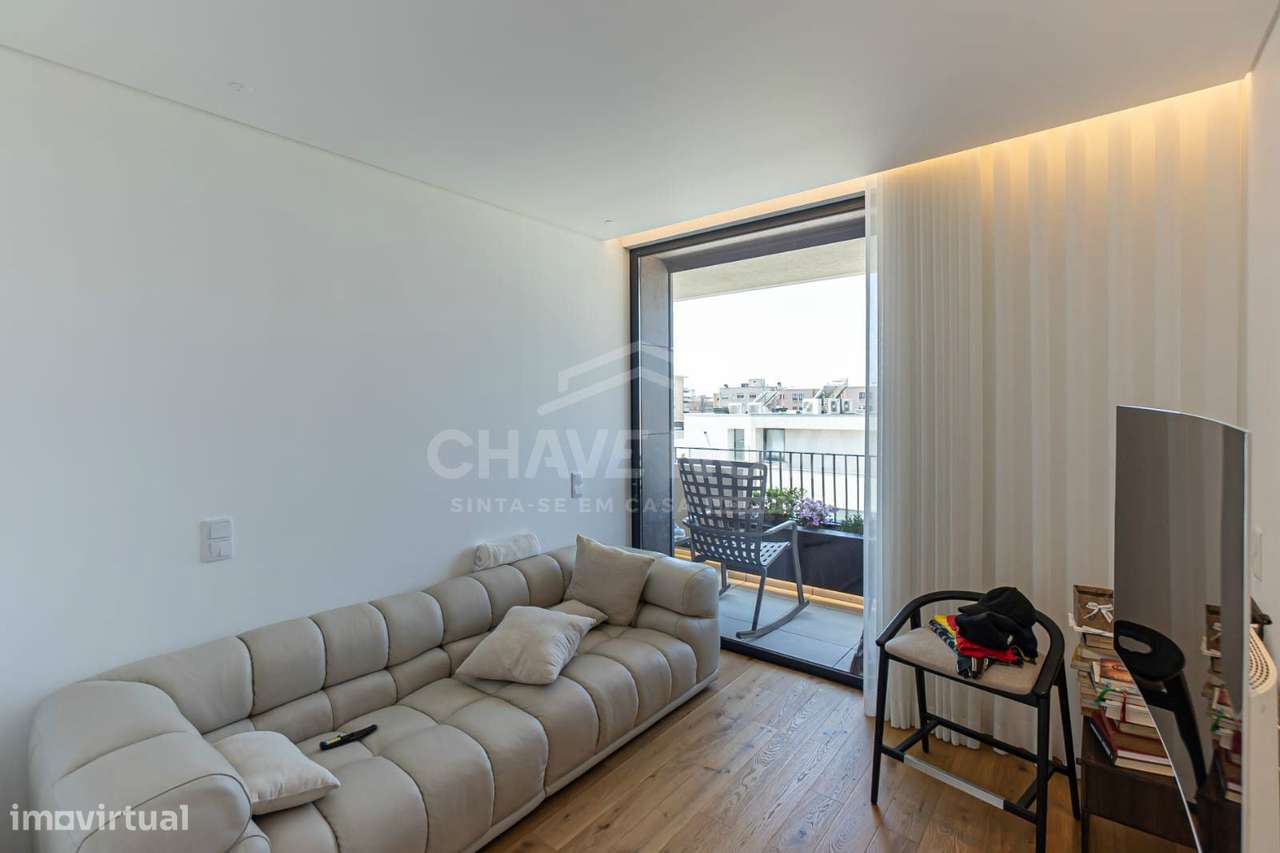 Apartamento T3 com varanda de 25 m² vistas Mar em todas as divisões - Grande imagem: 4/25