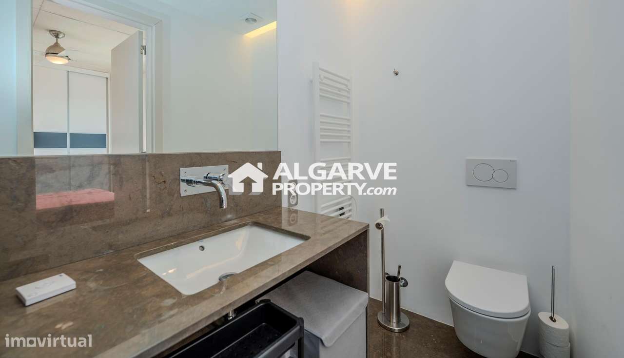 Moderna Moradia T4 com Piscina e Jardim em Almancil-15