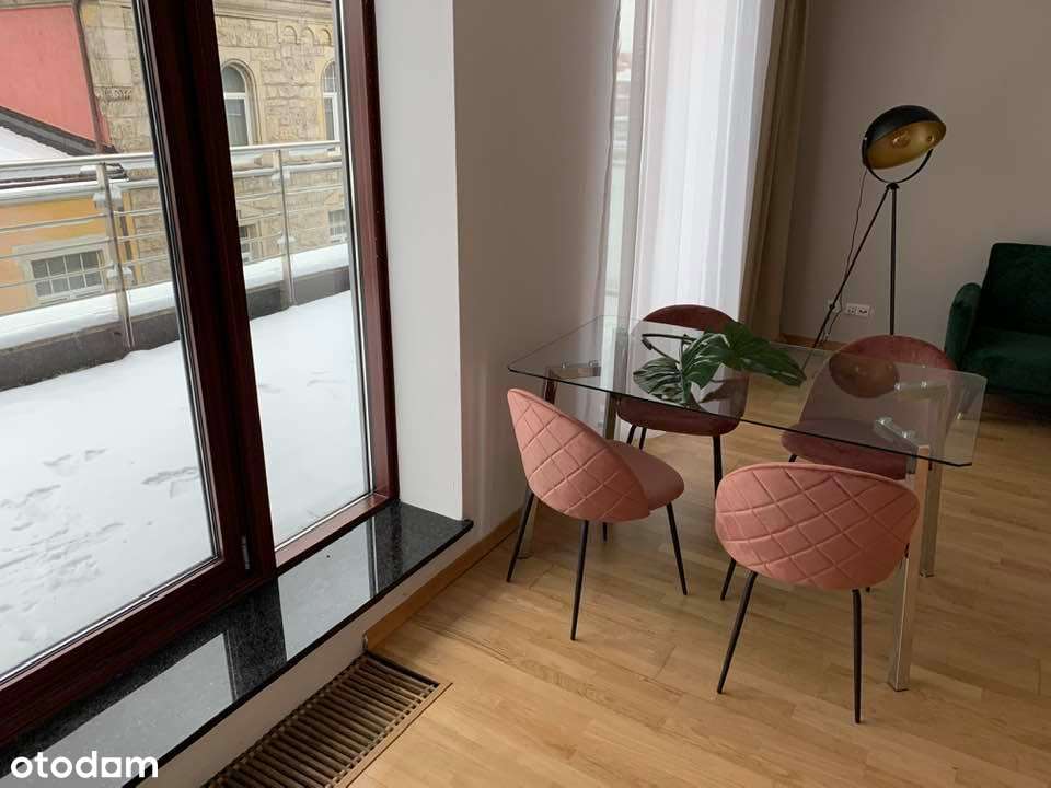 Przestronne 2-pokojowe mieszkanie z balkonem i garażem-3