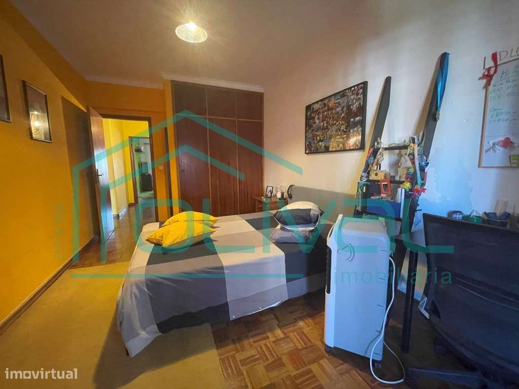 RESERVADO Apartamento T4 transformado em T3-21