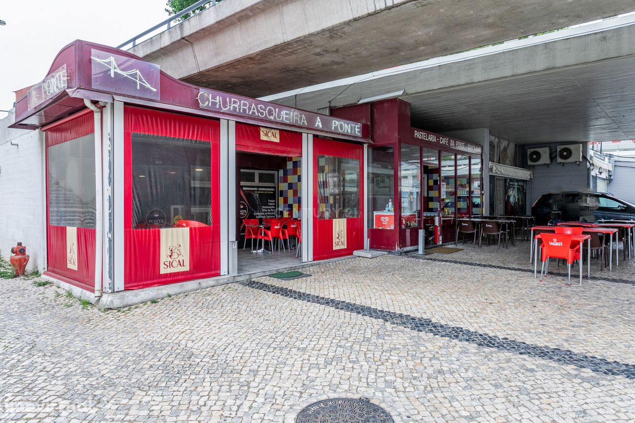 Restaurante / Churrasqueira e Café em Marvila pronto a funcionar por 2