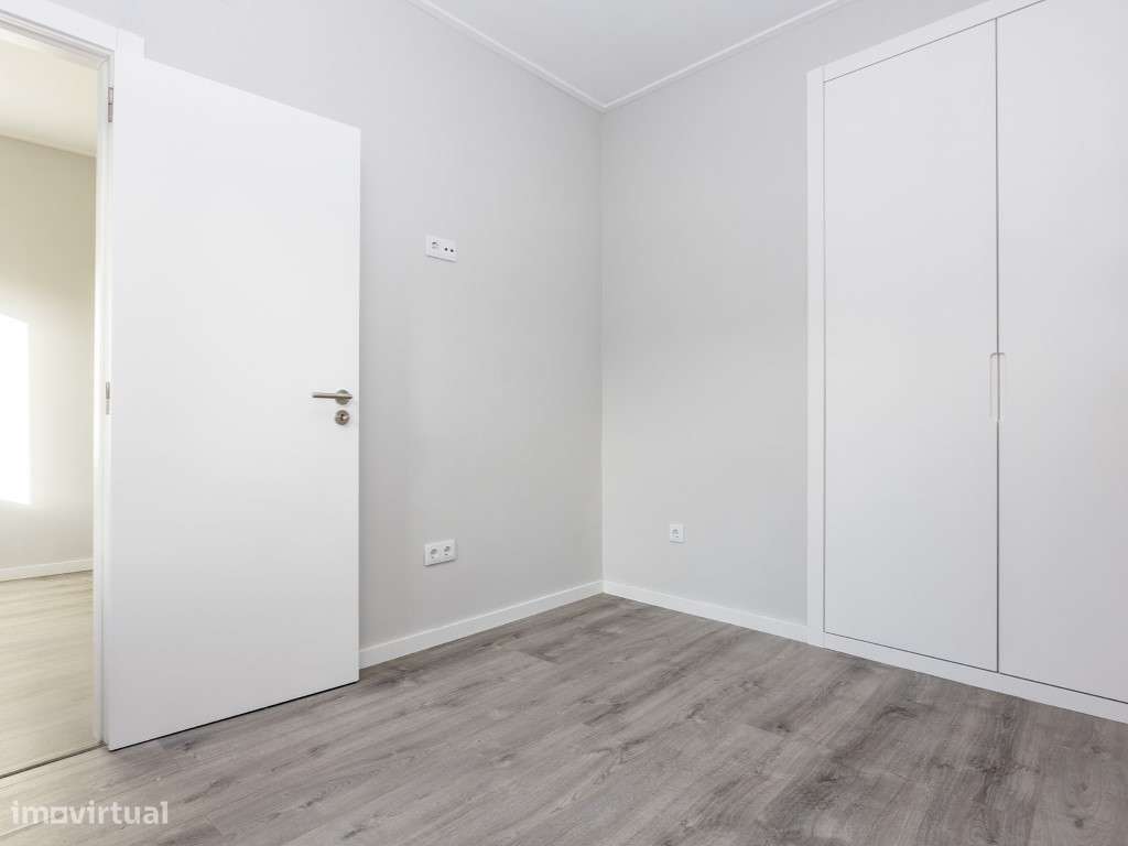 T4 renovado no centro de Lisboa, perto da Avenida da Liberdade-12