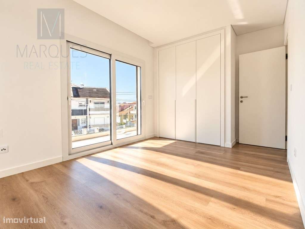 Moradia V4 com Garagem, Logradouro e Jardim em Vale de Milhaços - C...-25