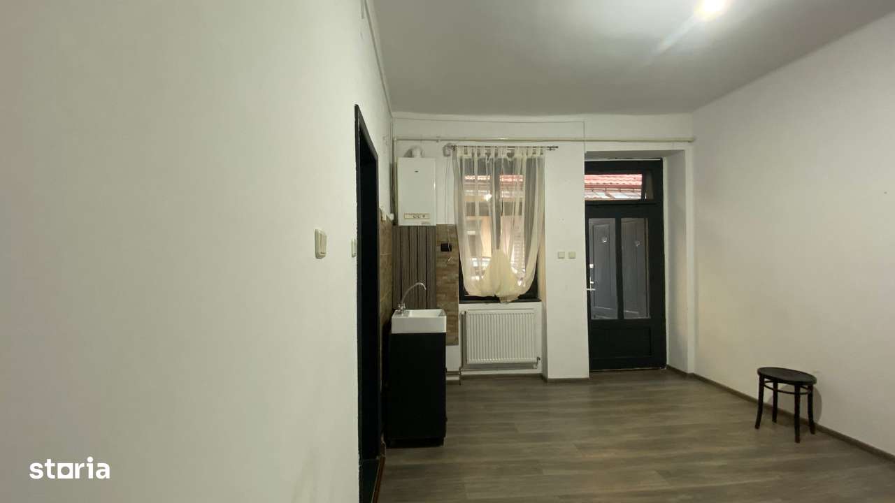 Garsonieră de vânzare, 20 mp, Central aproape de Registrul Comerțului-2