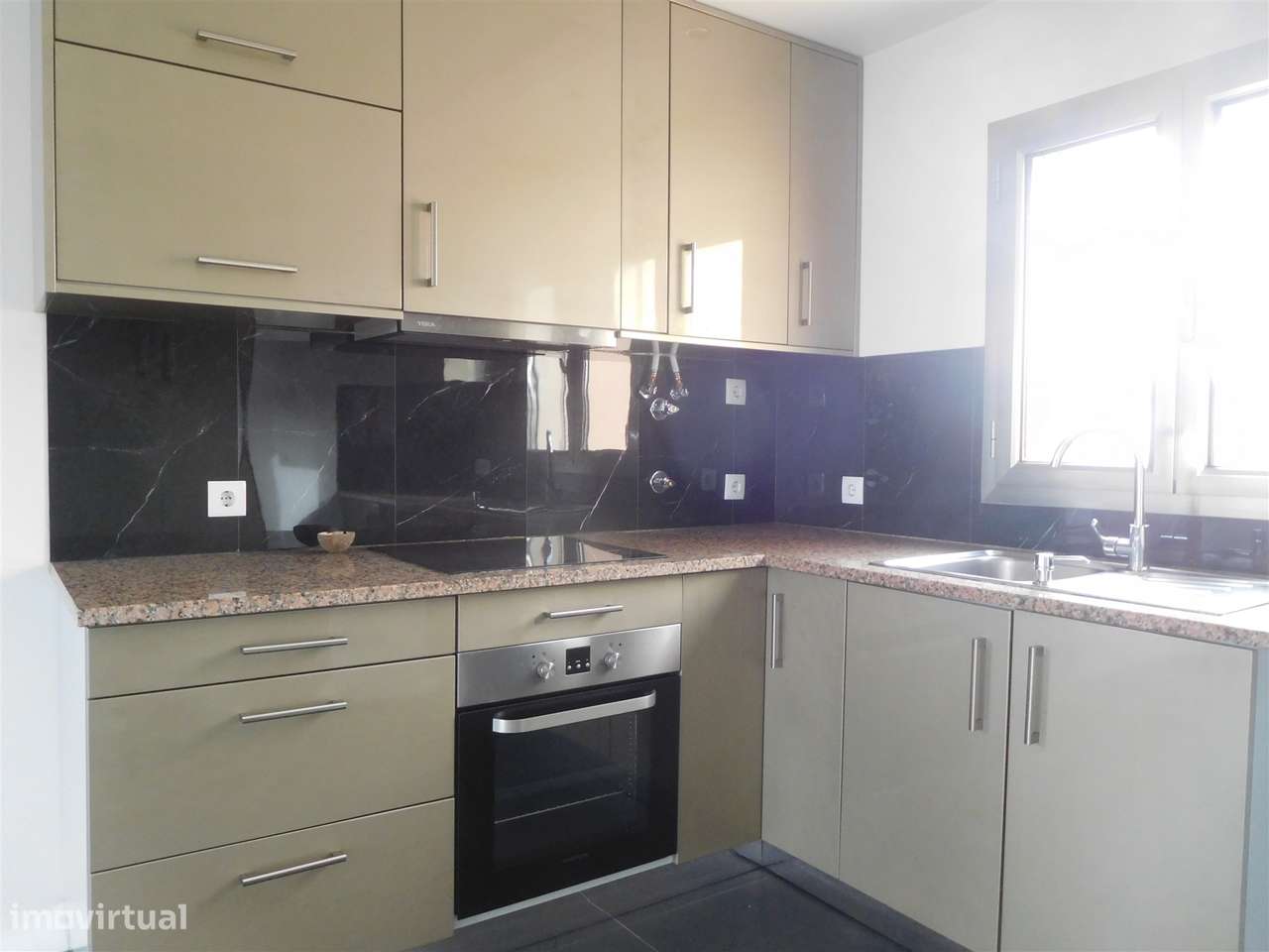 Apartamento T2 / Arrendar / Leiria - Gare - Grande imagem: 5/24