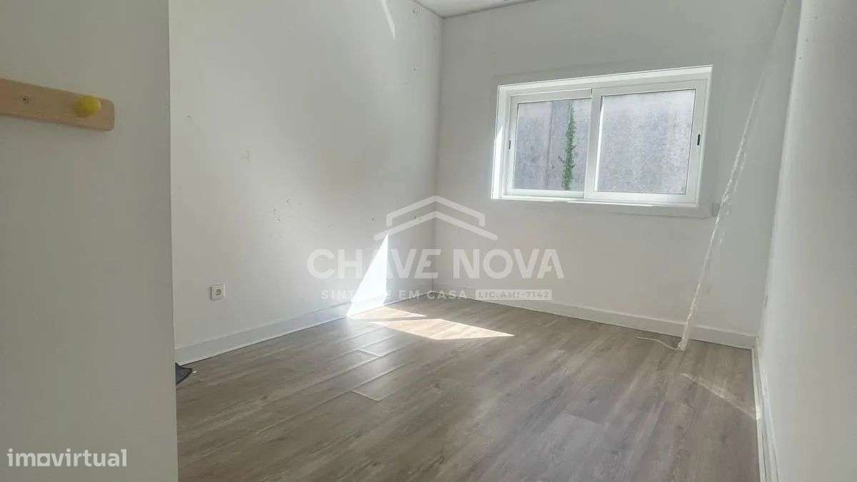 Moradia T4 Totalmente Remodelada em Águas Santas-23