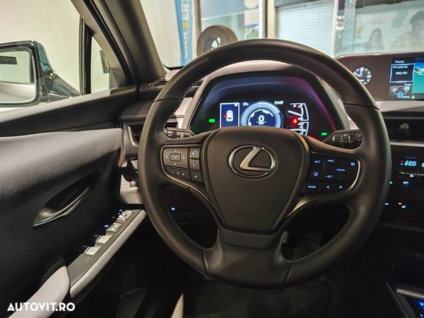 Lexus UX - 11