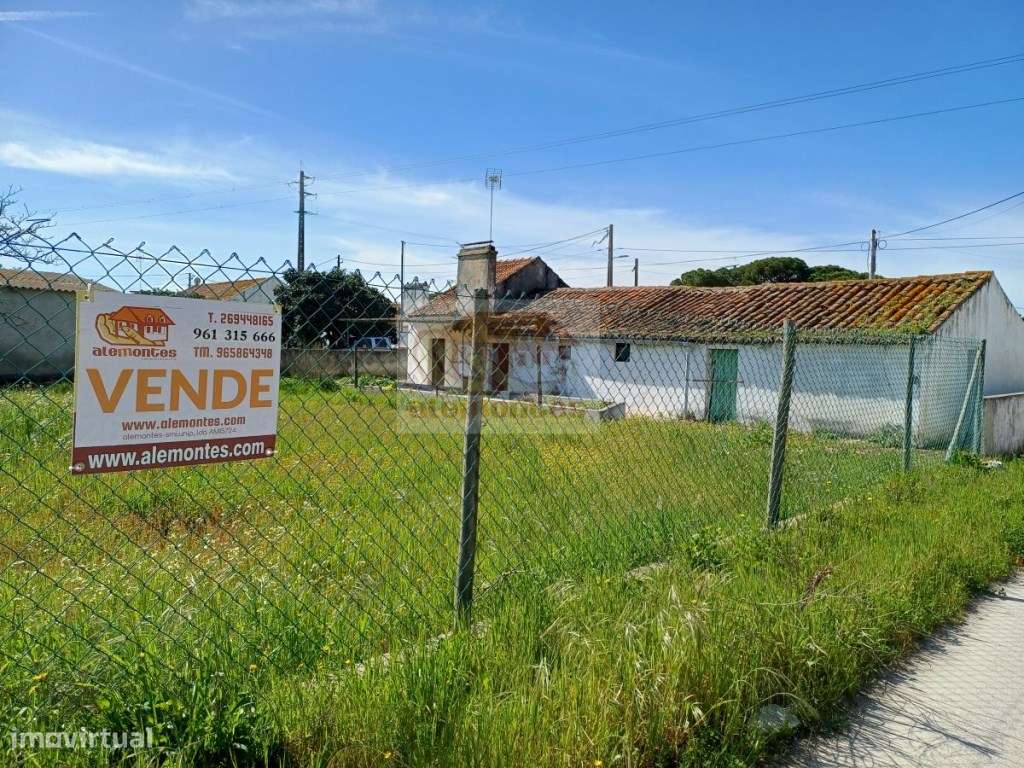 Quintinha para recuperar nas imediações de Grândola - Grande imagem: 5/12